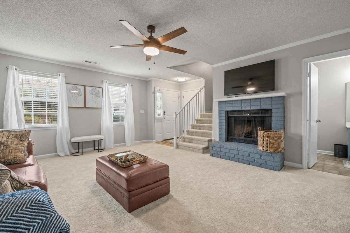 11112 Memorial Pkwy Sw #1 - Photo 2 of 17
