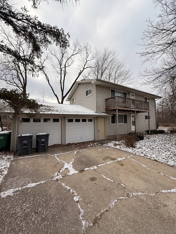 310 Poplar Street - Photo 3 of 14