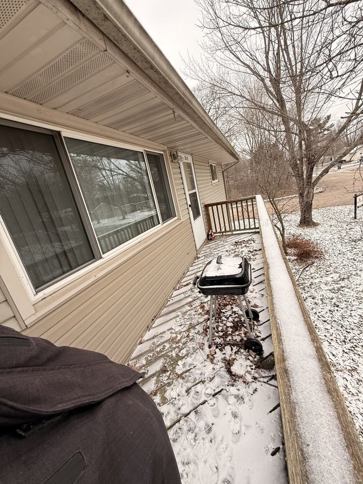 310 Poplar Street - Photo 7 of 14