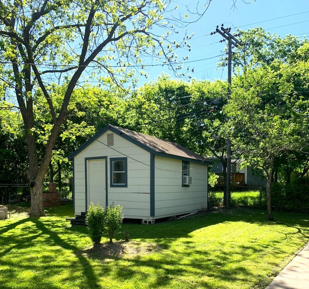 2408 N 15th St #NA - Photo 2 of 14