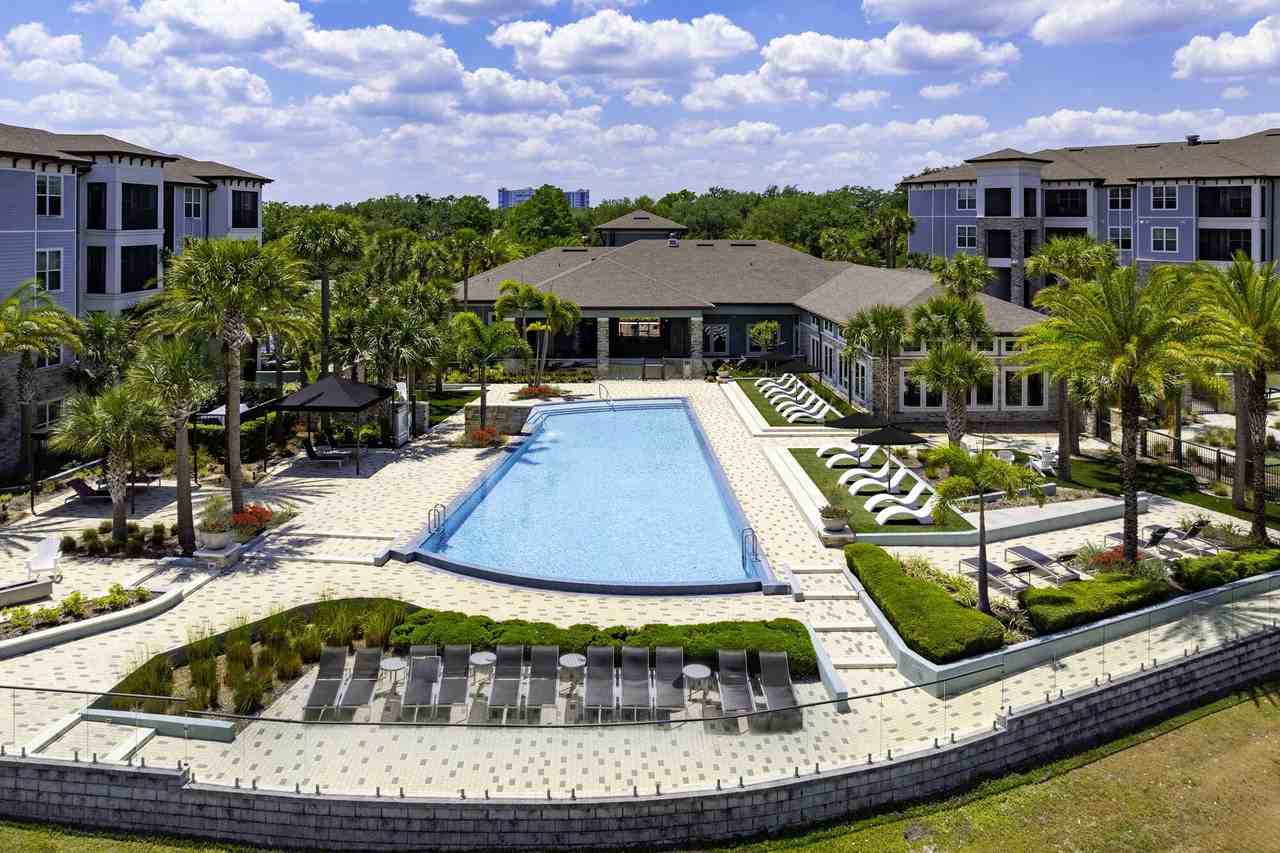 Camden Lake Buena Vista - Photo 4 of 43