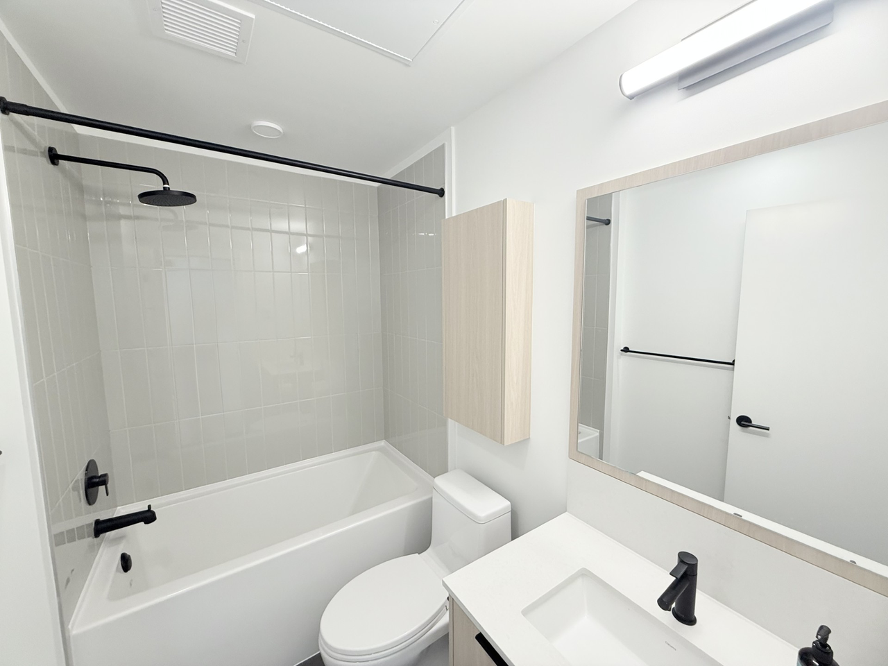 10466 138A Street #607 - Photo 7 of 9