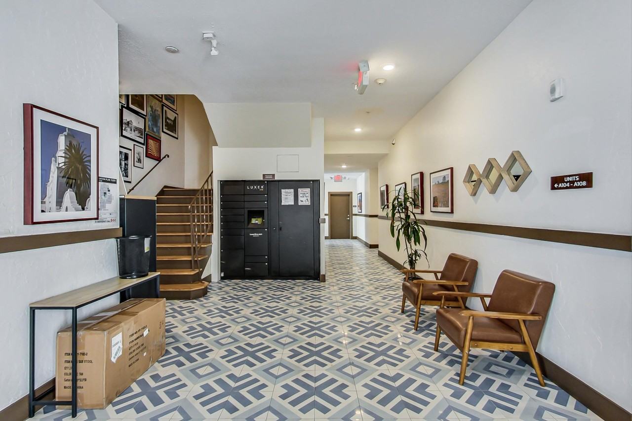 Rose on Bond - Photo 6 of 50