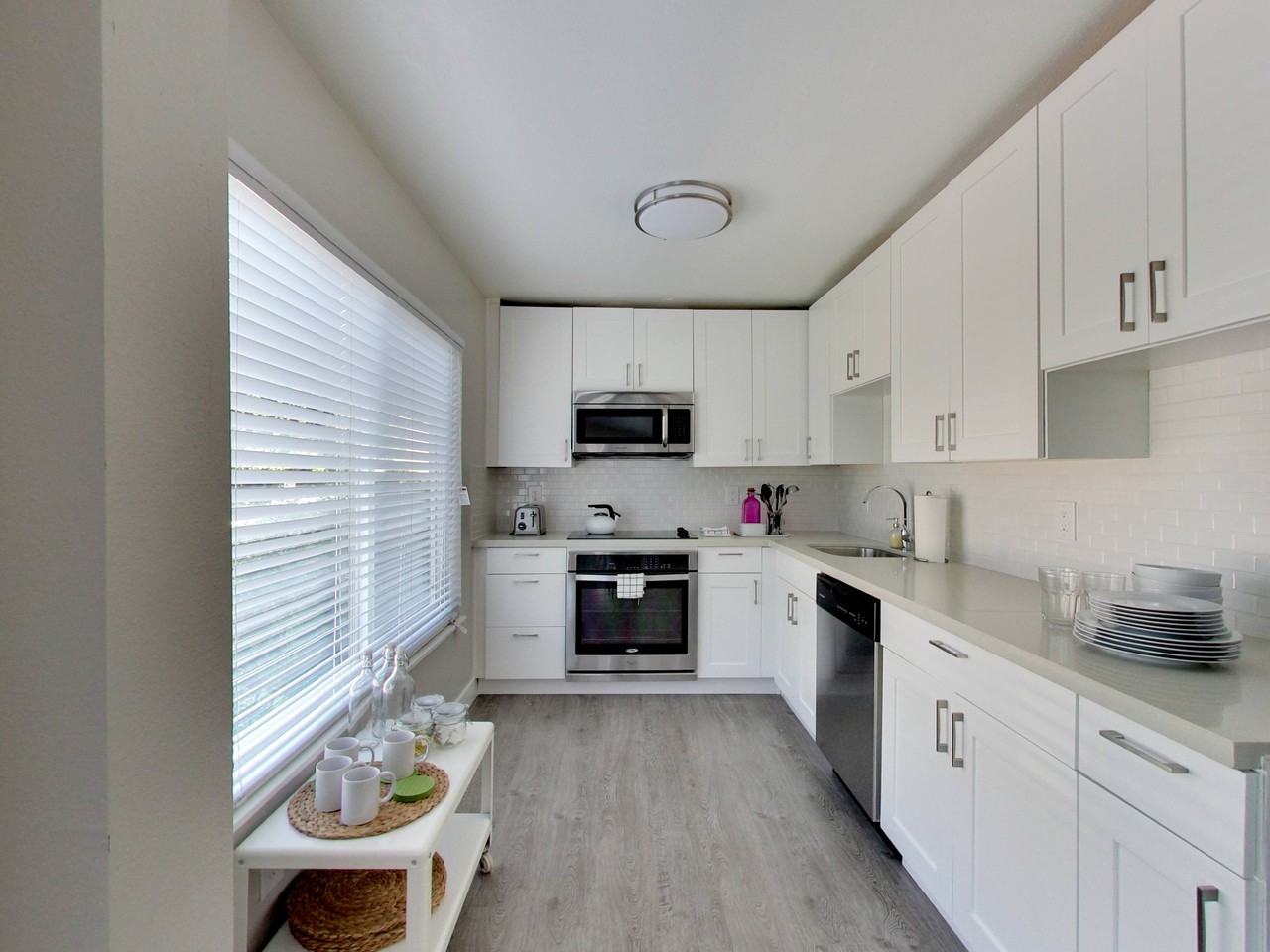 245 Lee Street - Photo 3 of 29