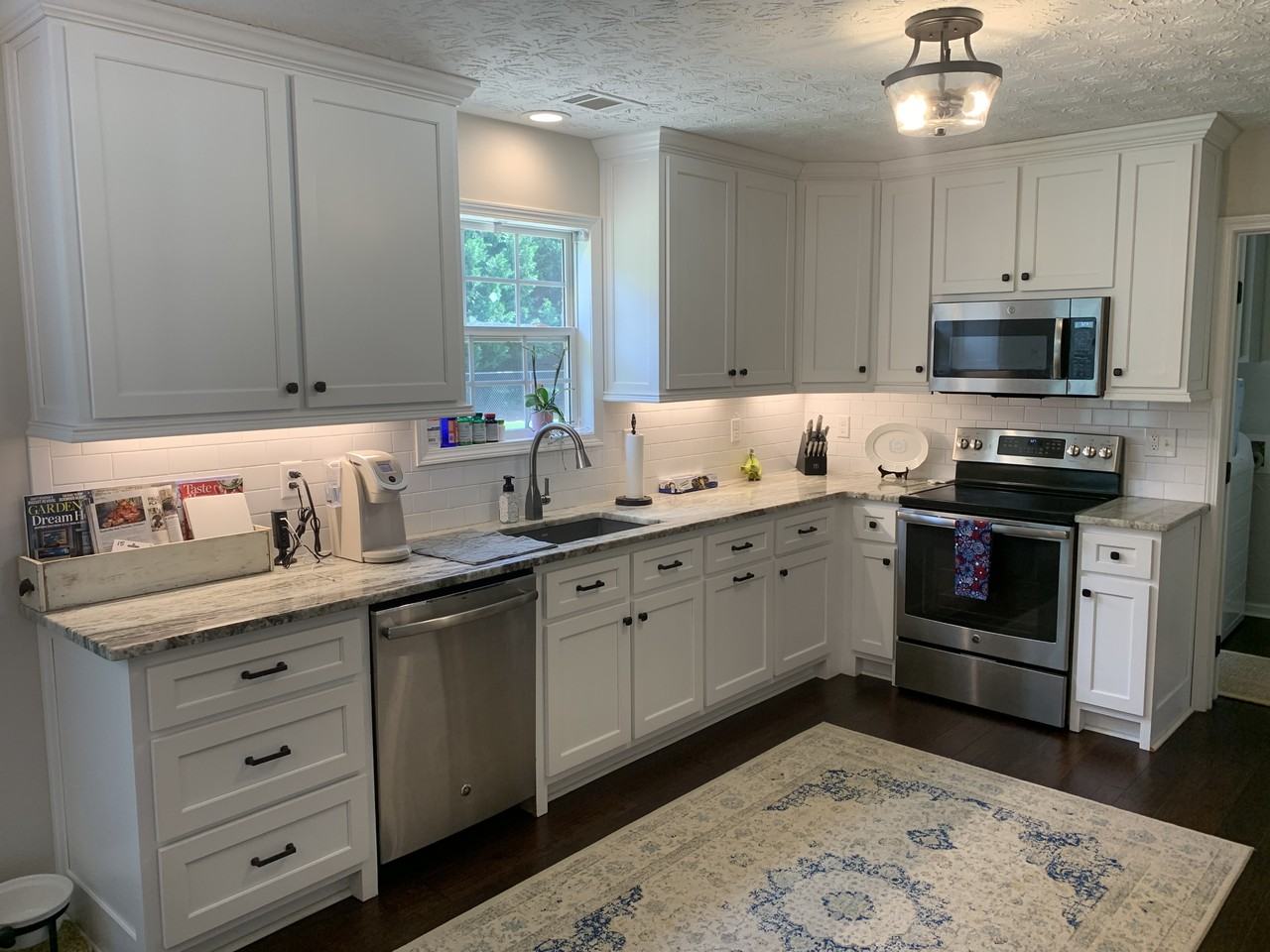 209 Queens Ct #NA - Photo 3 of 6