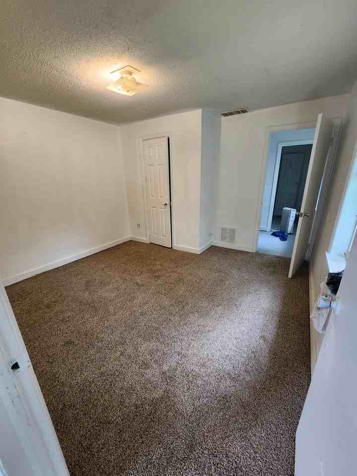 132 Georgia Street - Photo 3 of 6