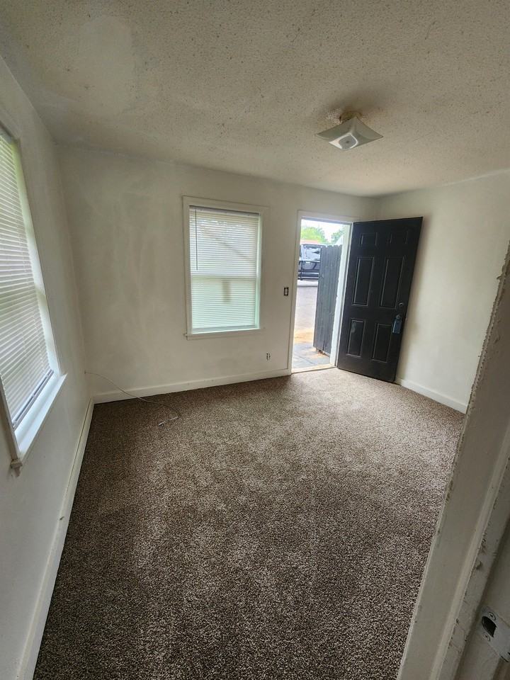 132 Georgia Street - Photo 5 of 6