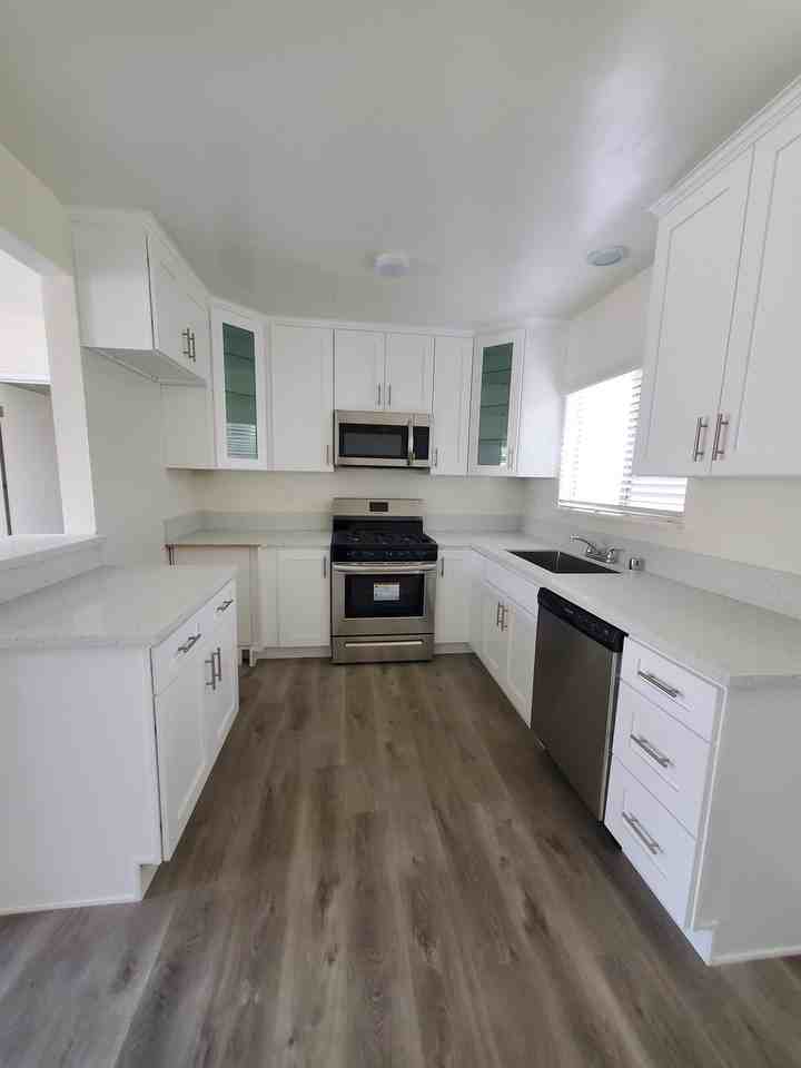 332 Standard - Photo 4 of 18