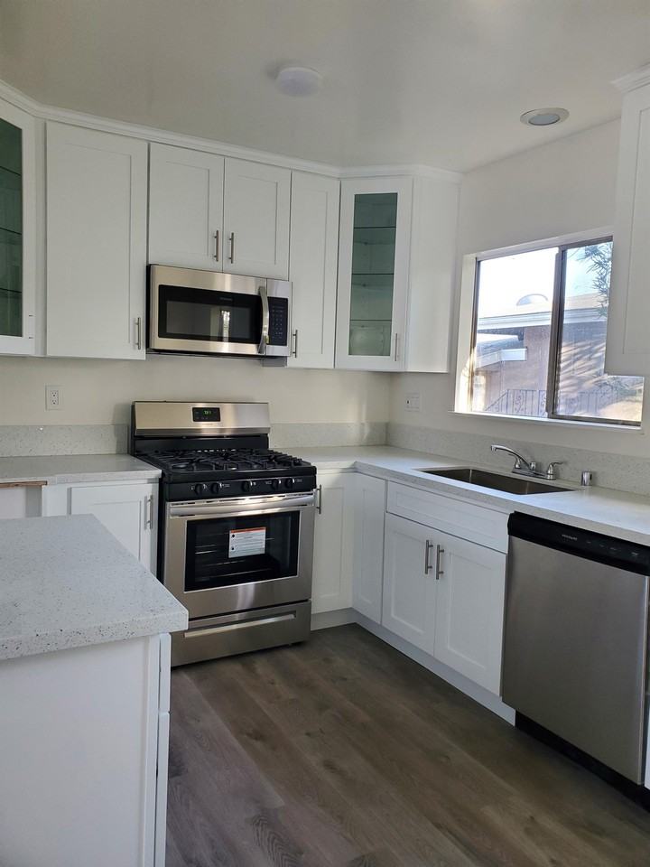 332 Standard - Photo 5 of 18