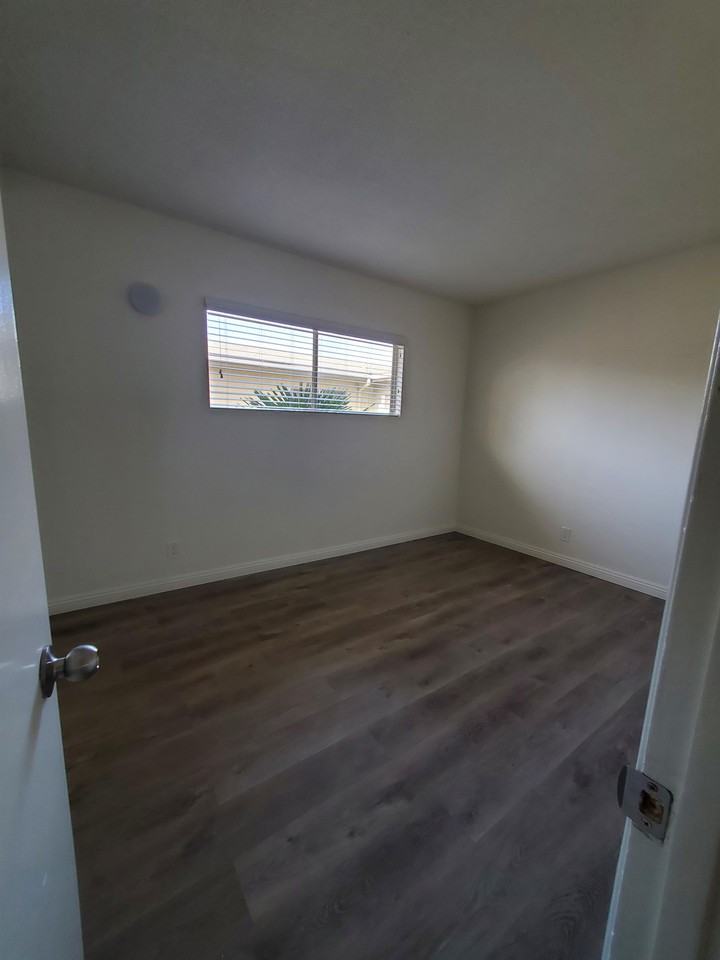 332 Standard - Photo 6 of 18