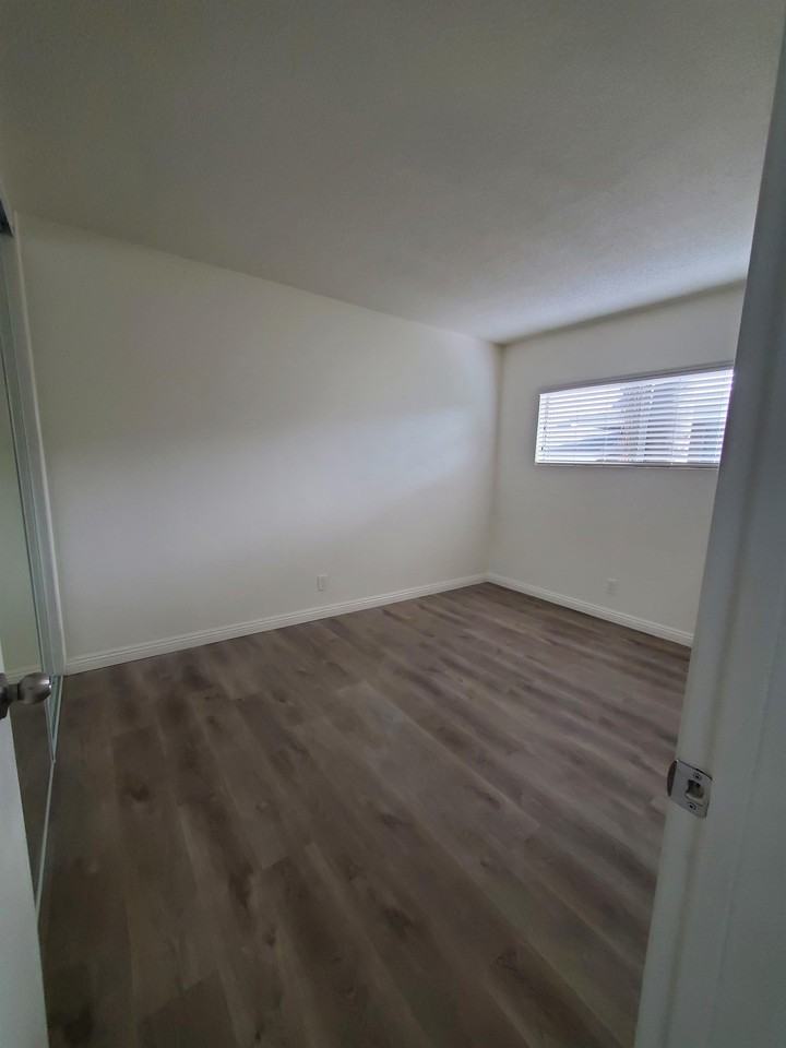 332 Standard - Photo 7 of 18