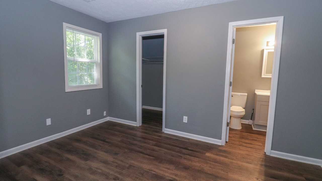 511 Johnson Street Apt A - Photo 3 of 7