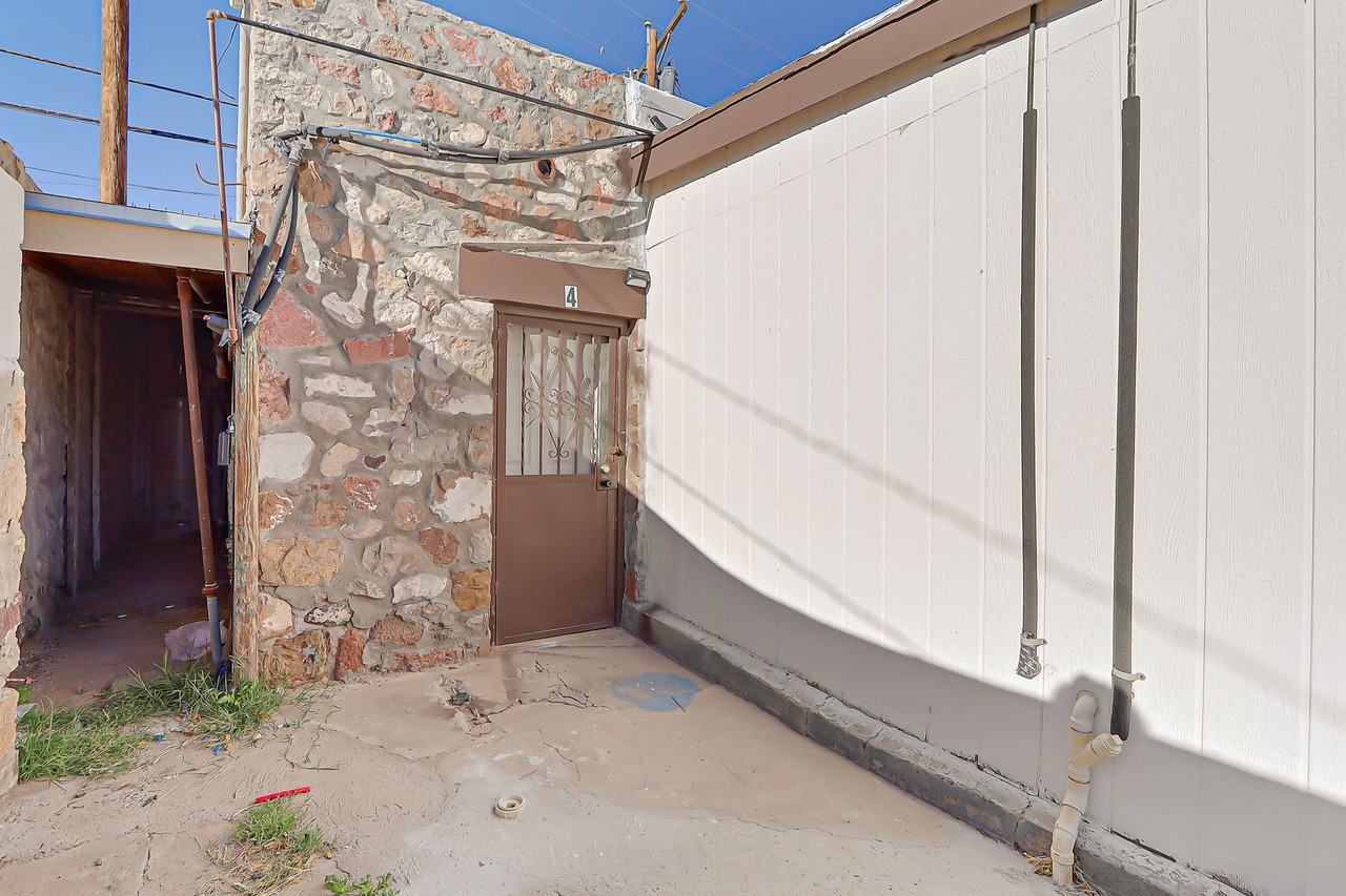 3615 Pershing Drive - Photo 2 of 12