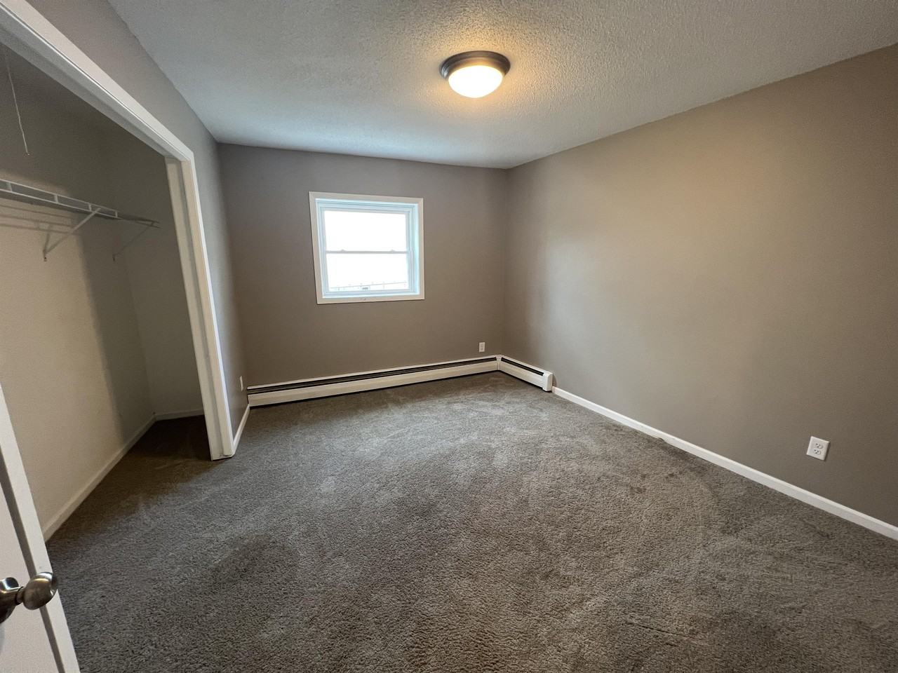 74 Birch Ave S - Photo 4 of 7