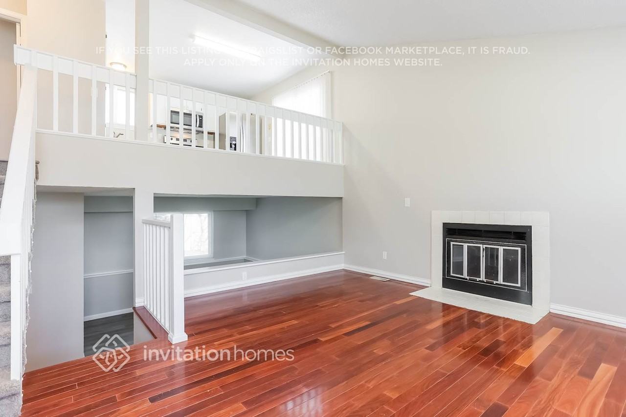 17959 E Cornell Dr - Photo 3 of 14