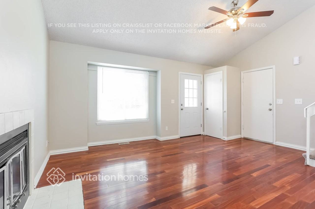 17959 E Cornell Dr - Photo 4 of 14