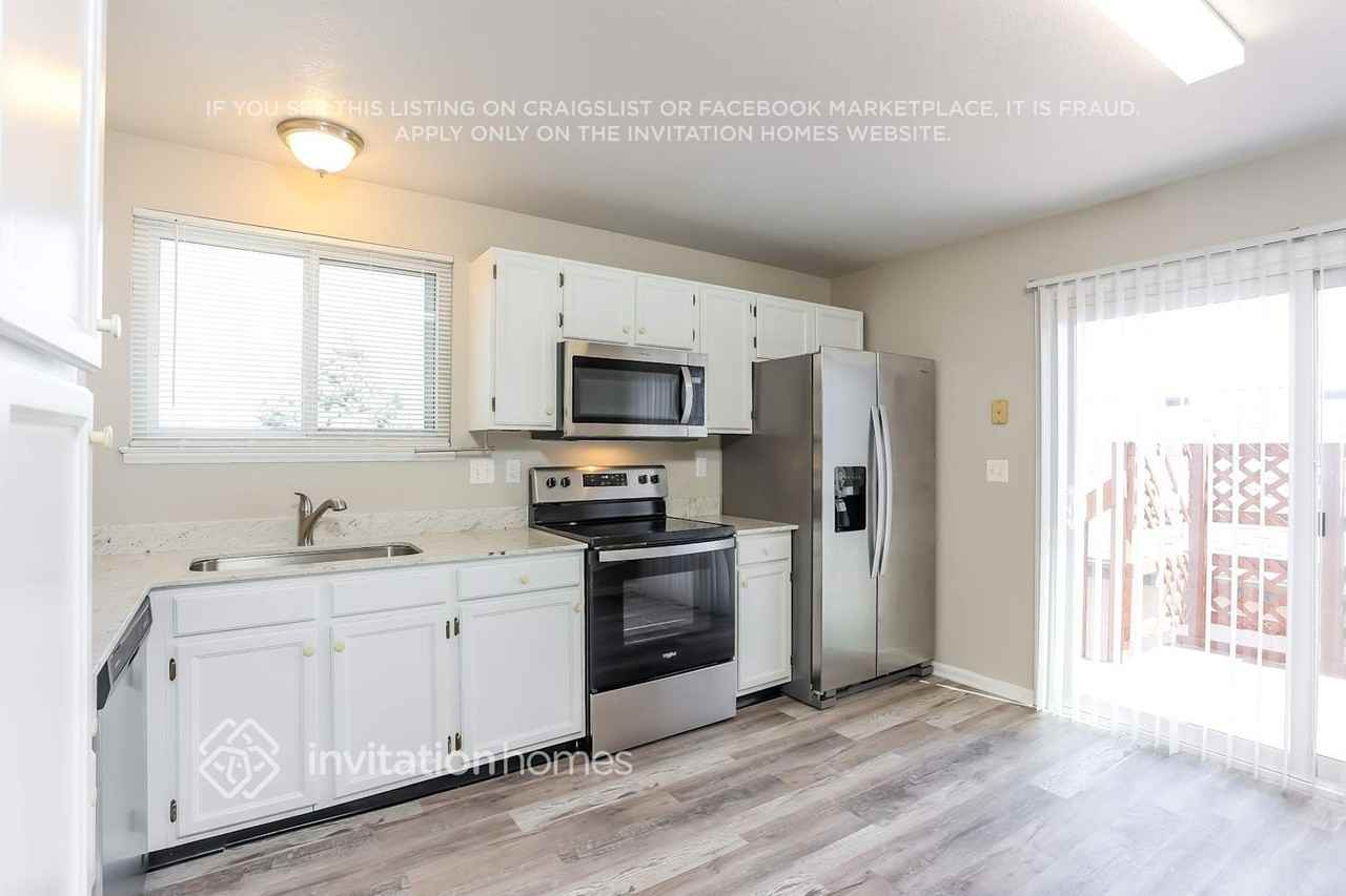 17959 E Cornell Dr - Photo 7 of 14