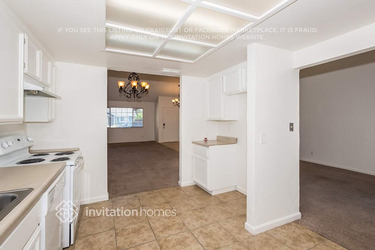 7419 Skander Way - Photo 3 of 15