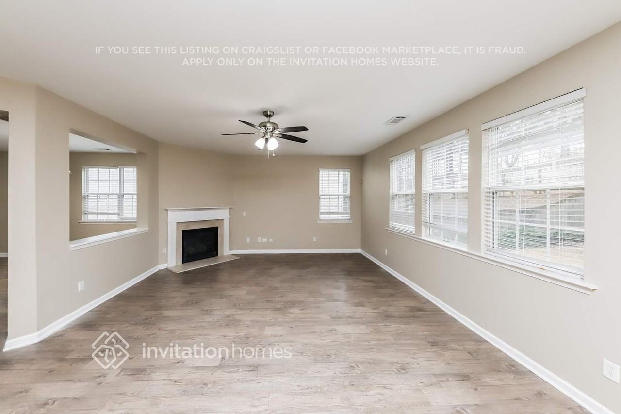 2230 Valley Creek Dr - Photo 6 of 10