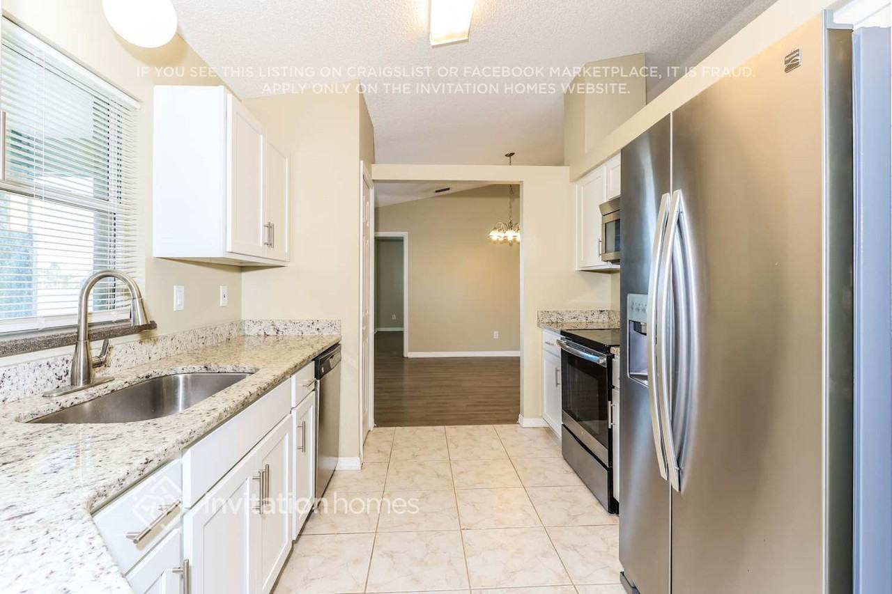 3988 Long Leaf Dr - Photo 7 of 17