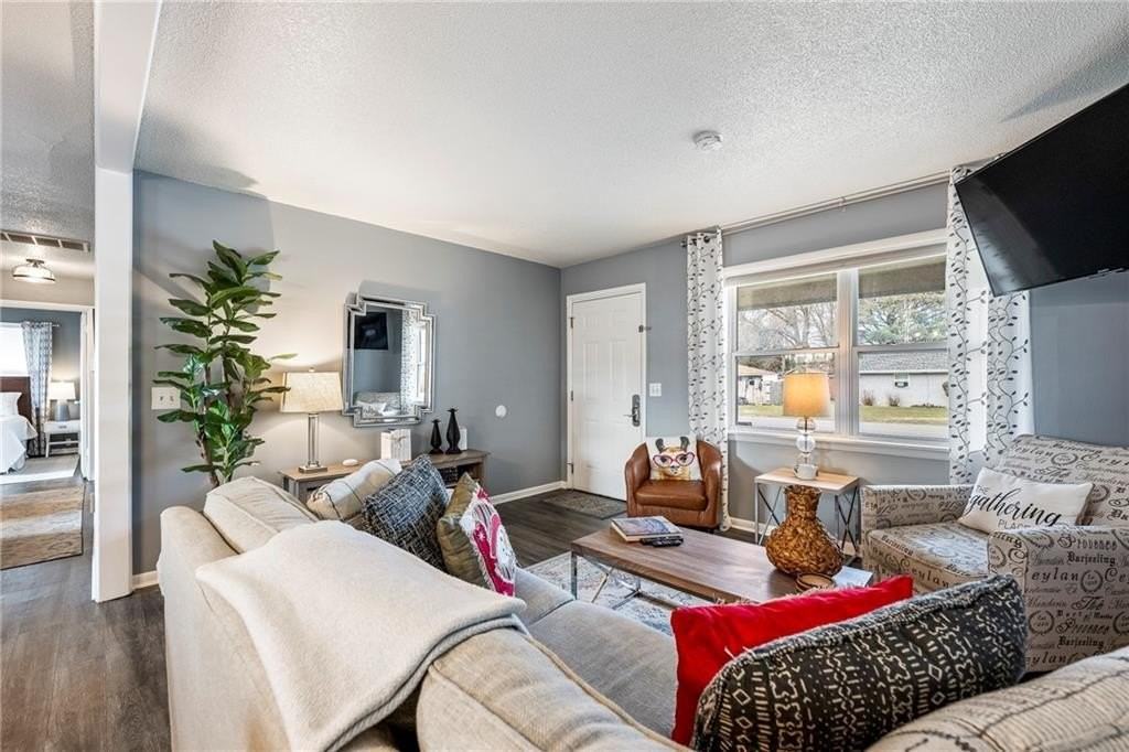 110 Se 13th St - Photo 3 of 21