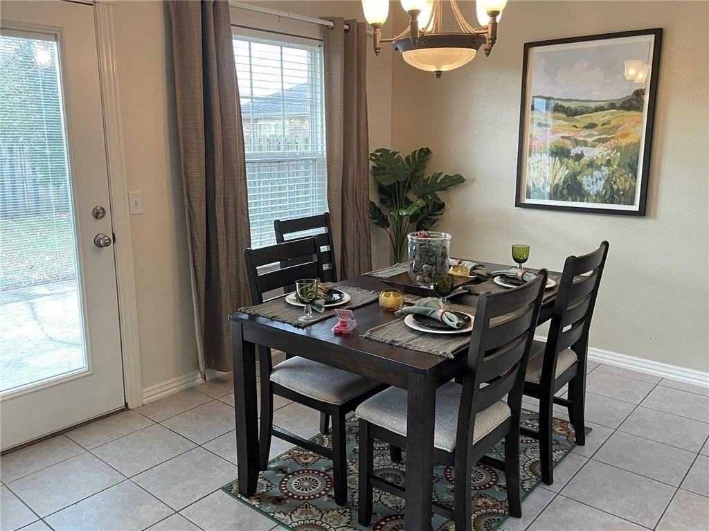 3909 Sw Surrey Ave - Photo 5 of 16