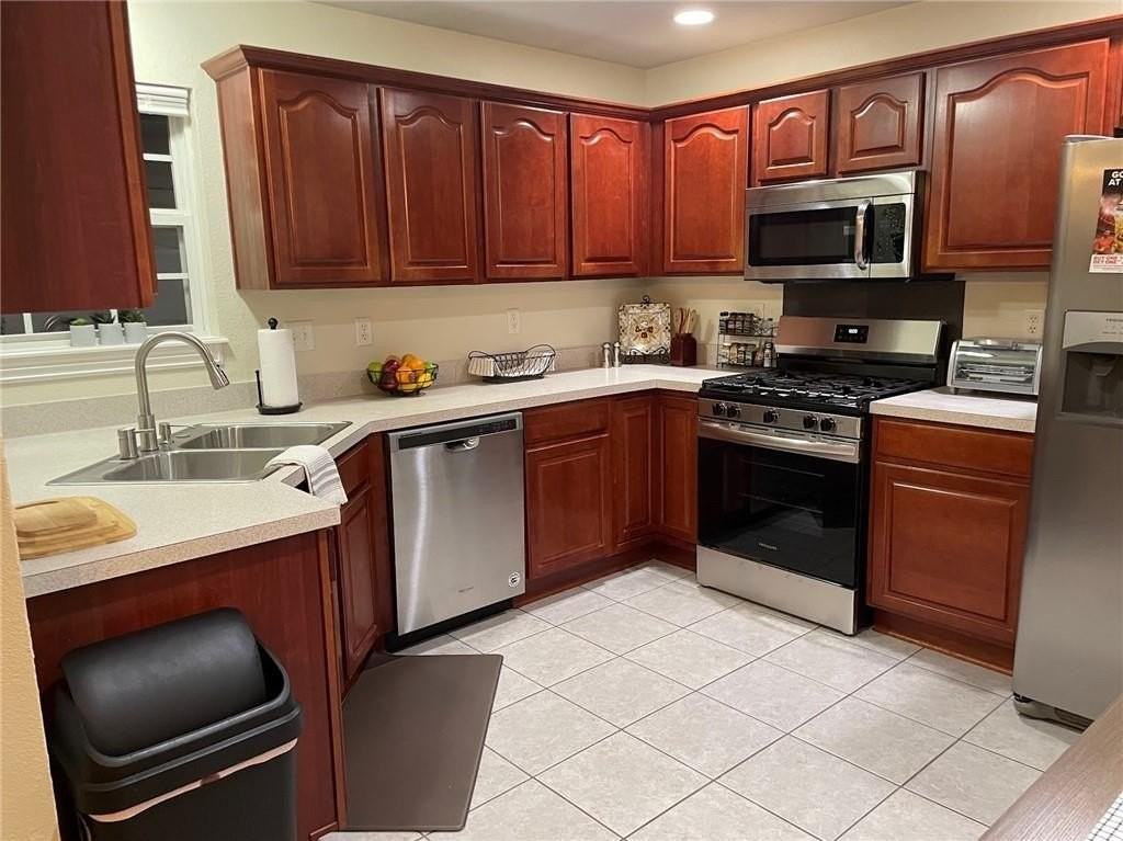 3909 Sw Surrey Ave - Photo 6 of 16