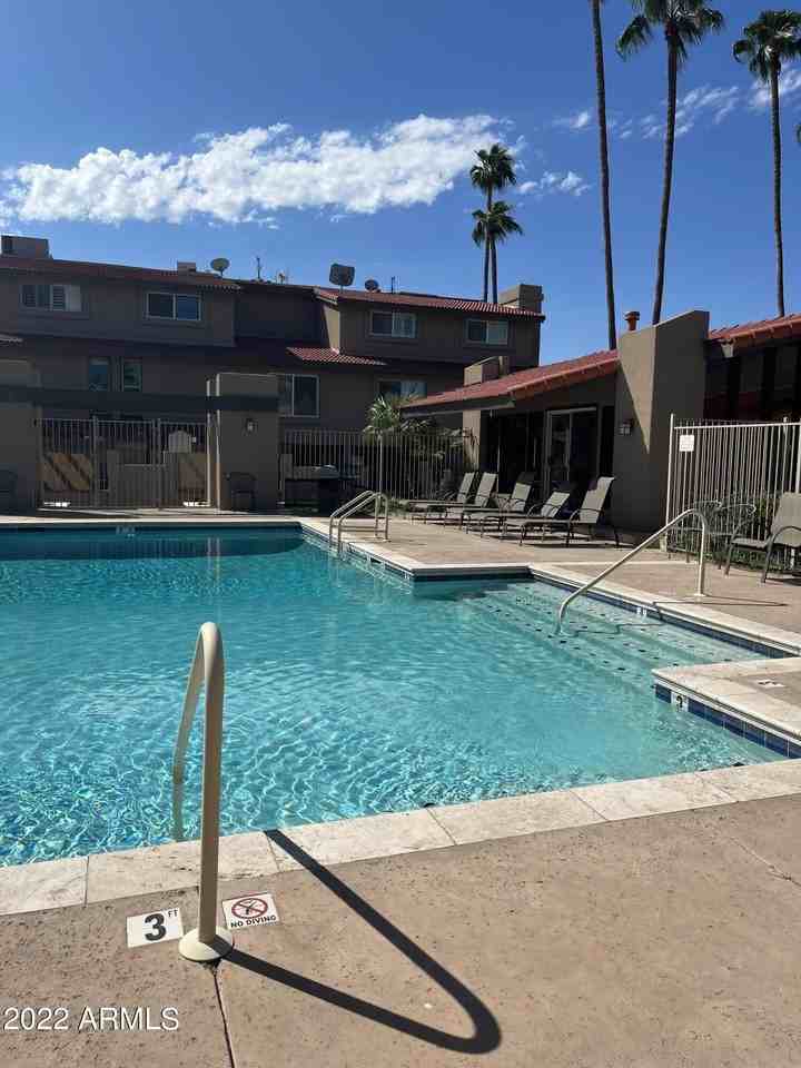 5651 North 79th Street #6 - Photo 4 of 40