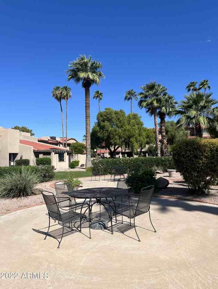 5651 North 79th Street #6 - Photo 6 of 40