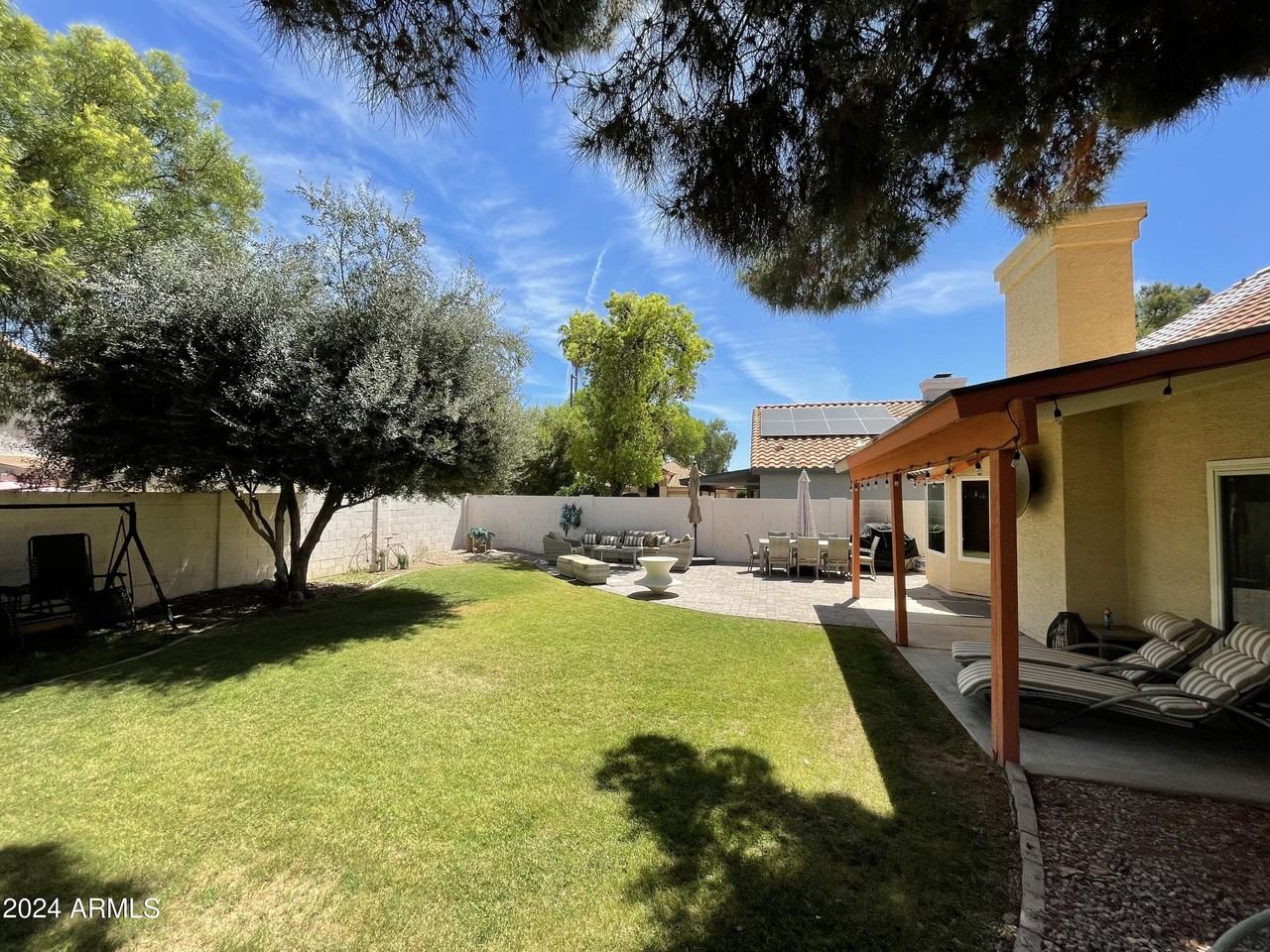 2322 E Millbrae Ct - Photo 2 of 45