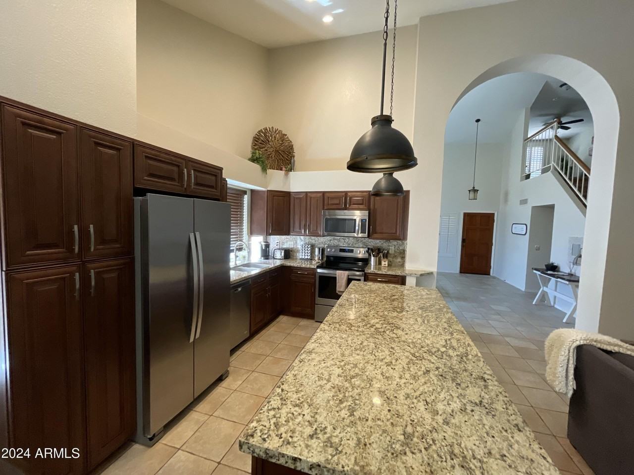 2322 E Millbrae Ct - Photo 5 of 45