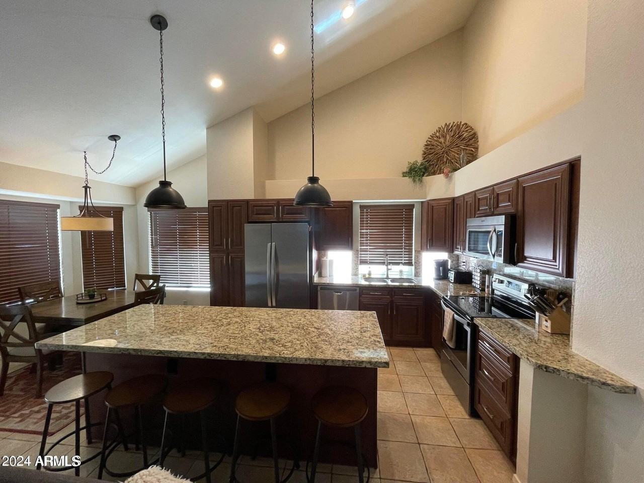 2322 E Millbrae Ct - Photo 7 of 38