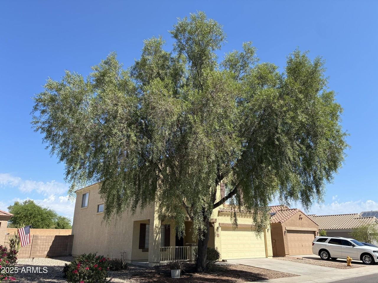 23724 W Grove St - Photo 4 of 47