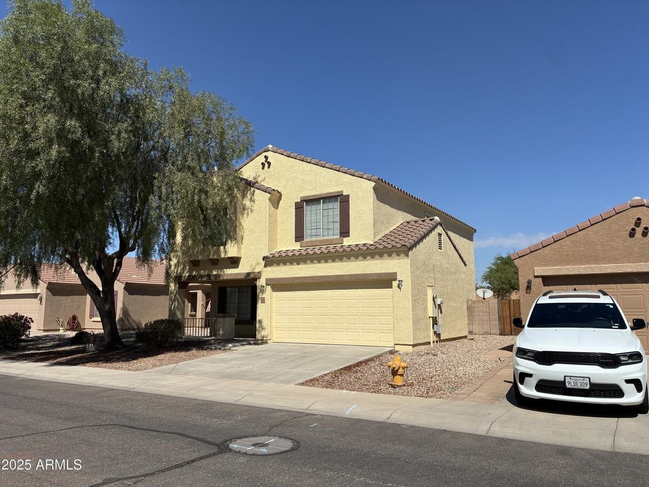 23724 W Grove St - Photo 6 of 47