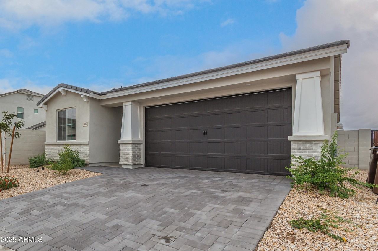 305 E Leland Rd - Photo 2 of 29