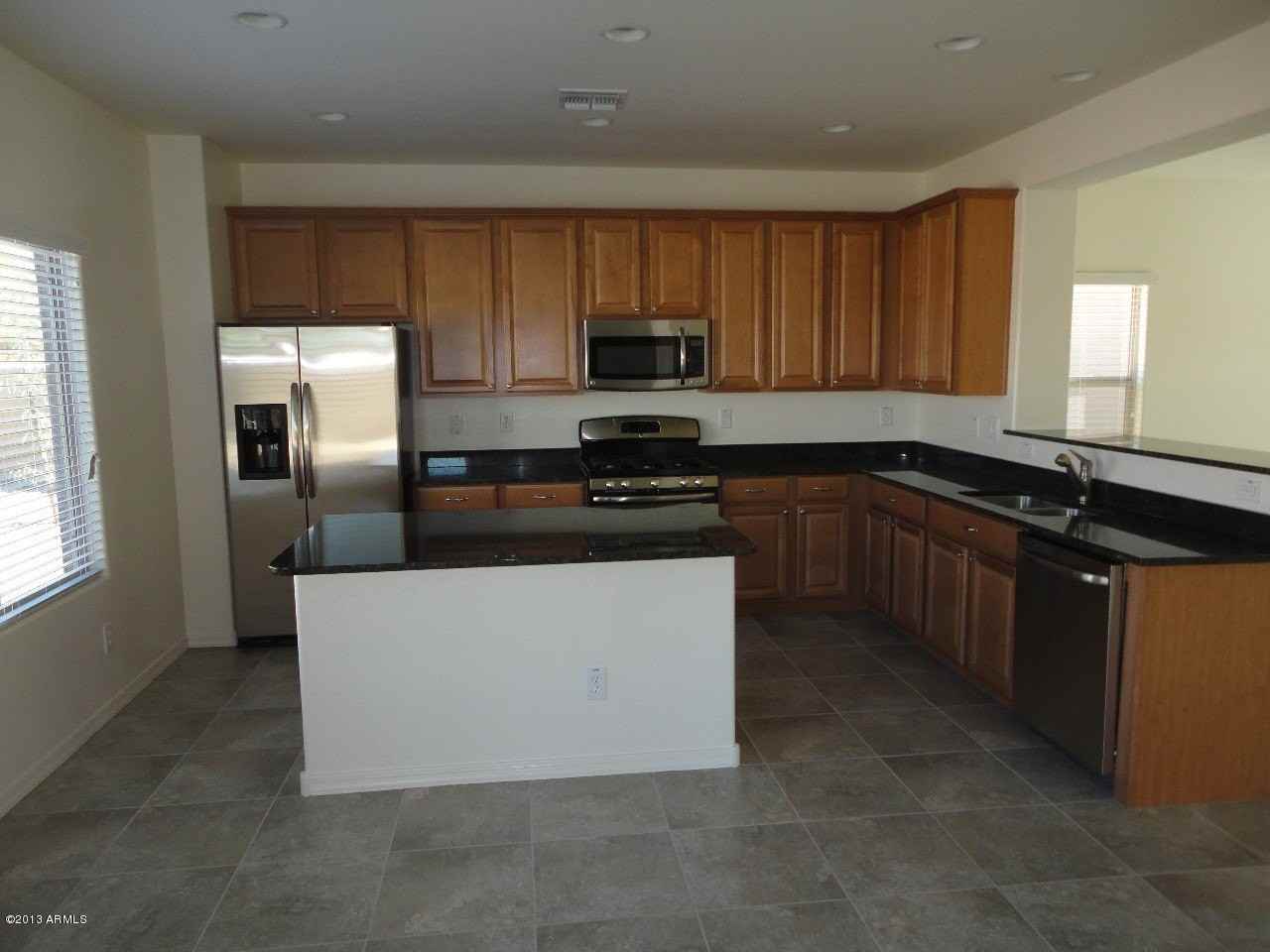 16343 N 73rd Dr - Photo 6 of 29