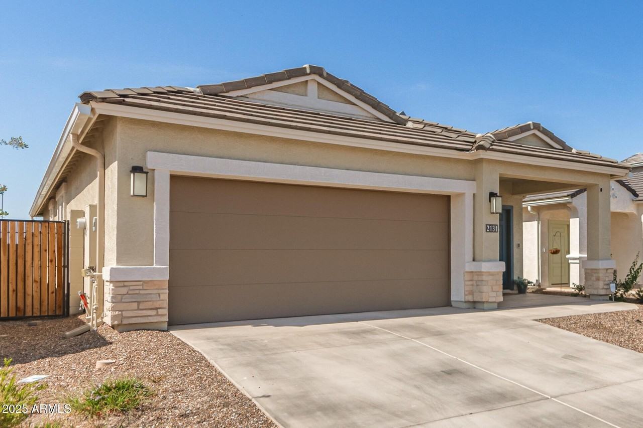 2131 West Shelly Avenue - Photo 4 of 31