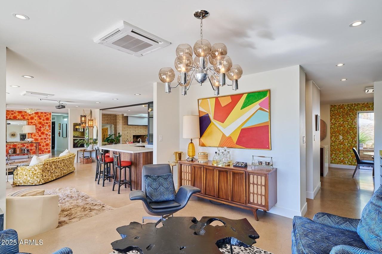 4016 E Flynn Ln - Photo 6 of 50