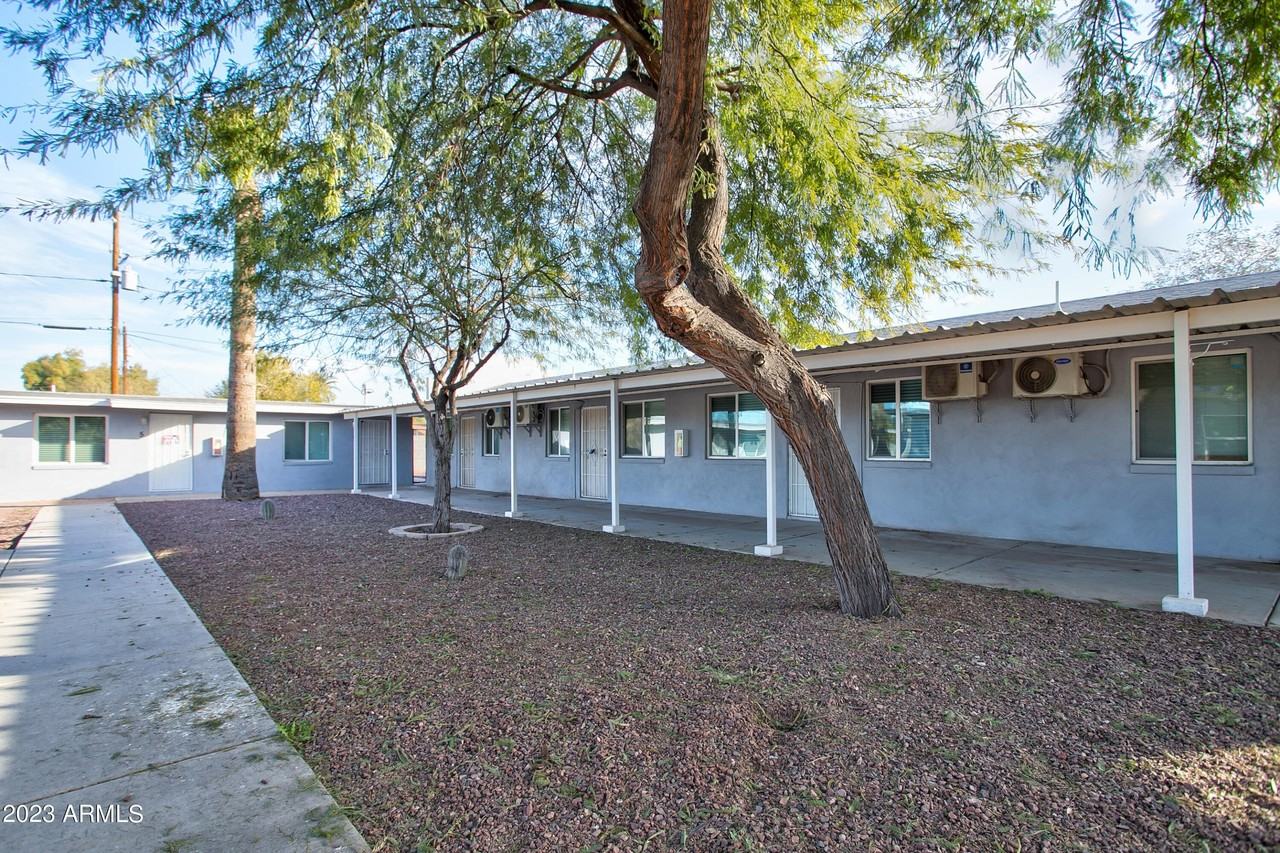 210 East Jones Avenue #2 - Photo 6 of 27