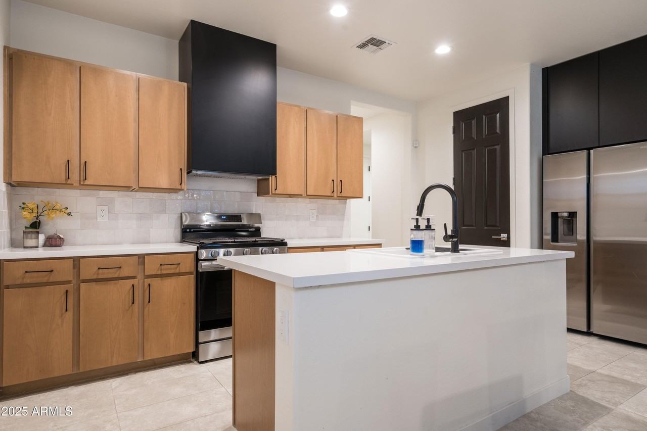 18365 W Ewers Dr - Photo 5 of 18