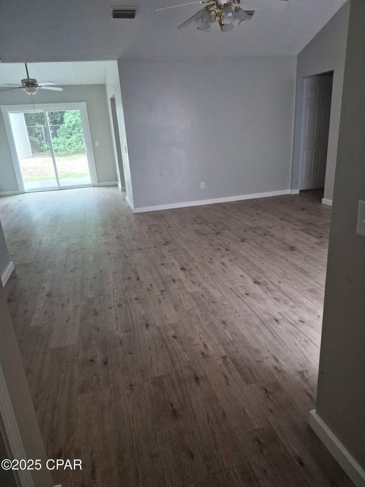 145 Escanaba Ave - Photo 3 of 7