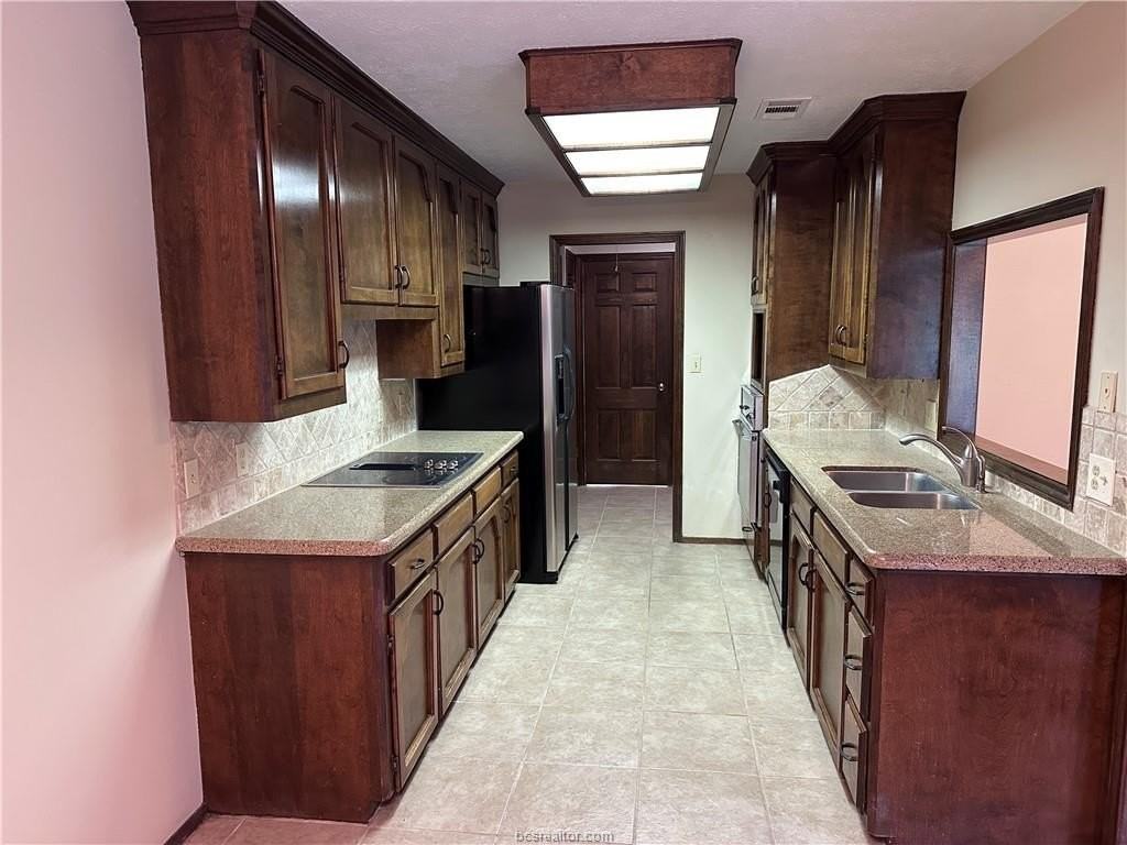 3012 Gleneagles Ct - Photo 4 of 31