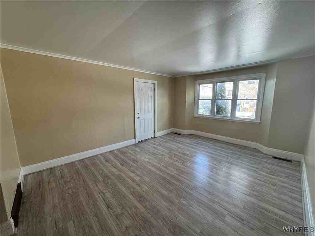 540L Willett St - Photo 4 of 14