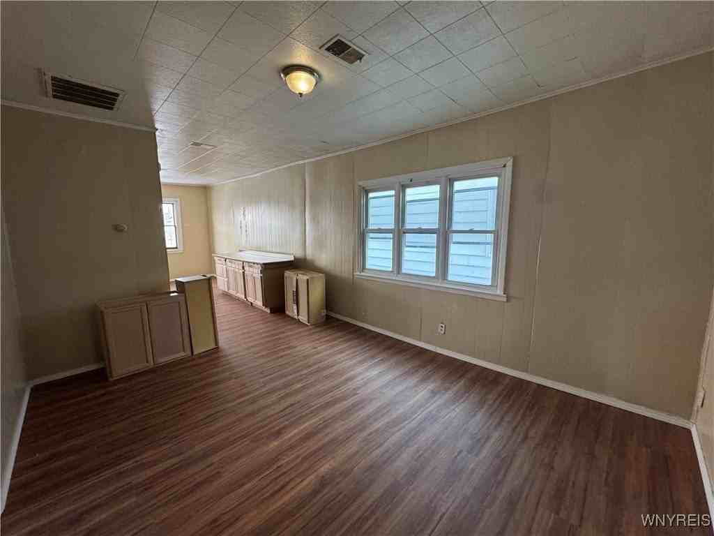 540U Willett St - Photo 5 of 16