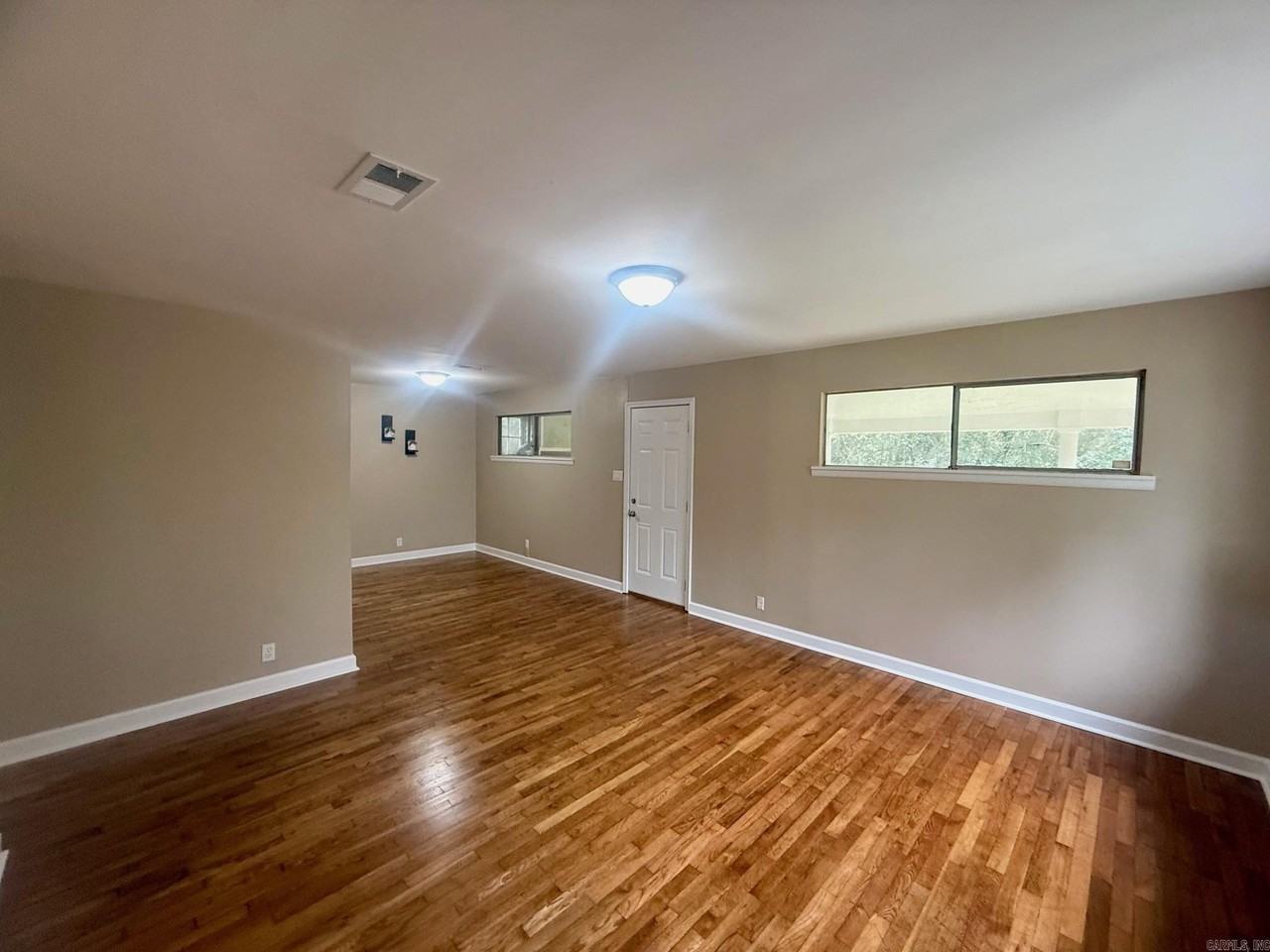 150 Sun St - Photo 6 of 9