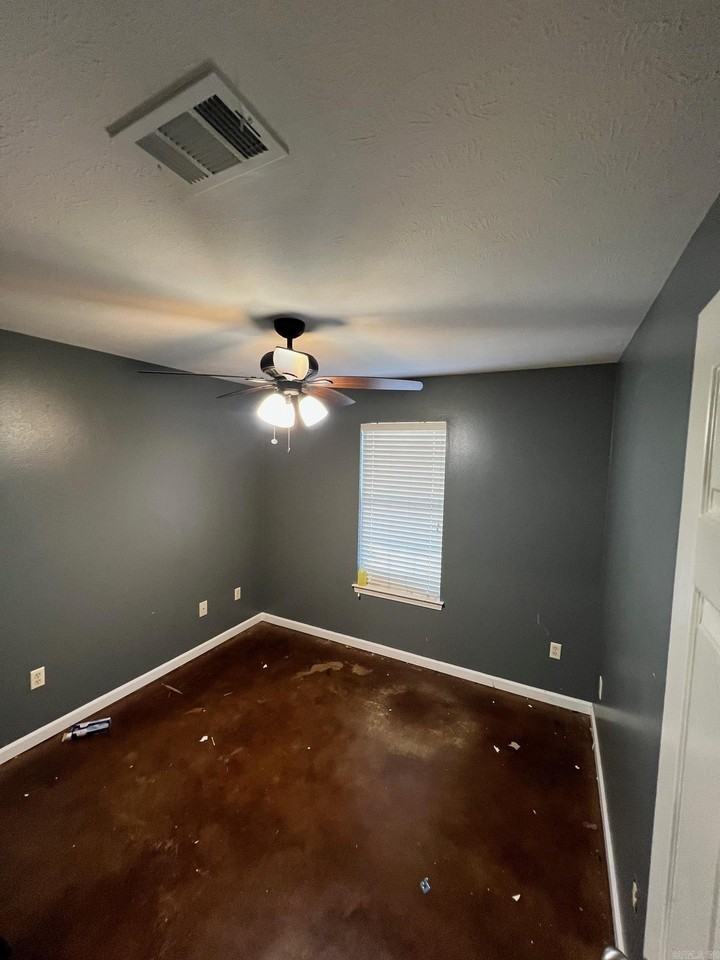 1235 Trenton Dr - Photo 7 of 13