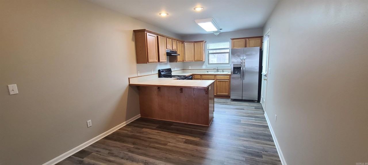 2114 Perry St - Photo 5 of 15