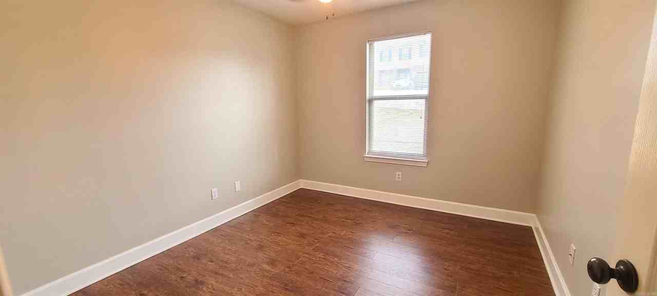 2114 Perry St - Photo 7 of 15