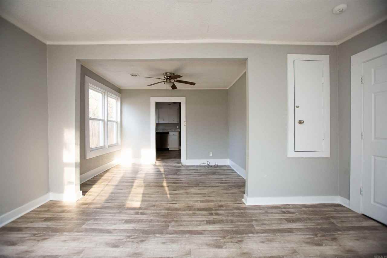 1915 S Maple St - Photo 3 of 16