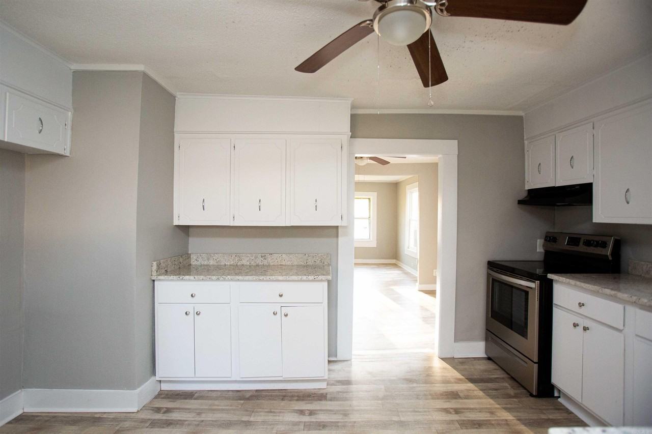 1915 S Maple St - Photo 6 of 16